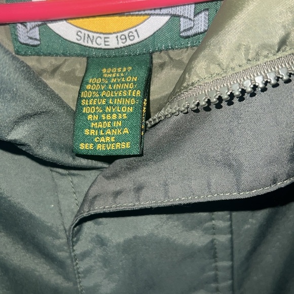 Cabela's Green Raincoat with Utility Design - Picture 7 of 9